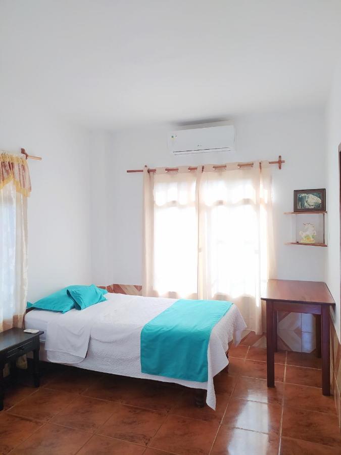 Hostal Los Flamencos Puerto Villamil Exteriör bild