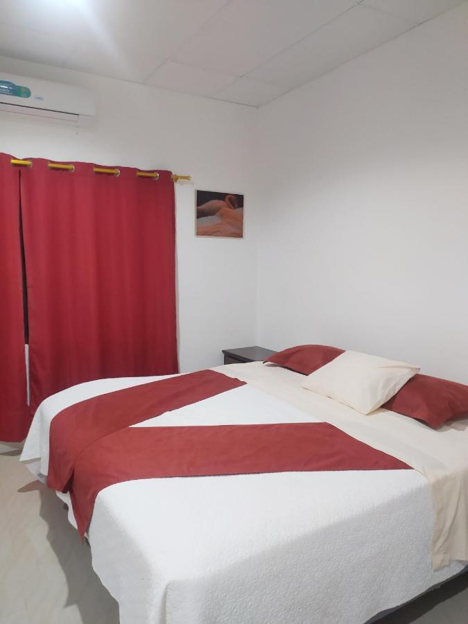 Hostal Los Flamencos Puerto Villamil Exteriör bild